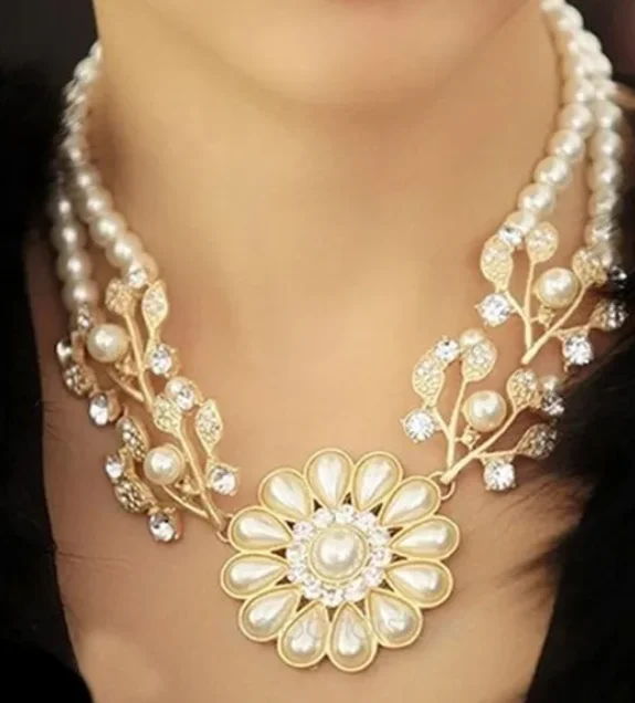 European and American fashion pearl rhinestone flower short collarbone necklace Korean women's accessories wholesale