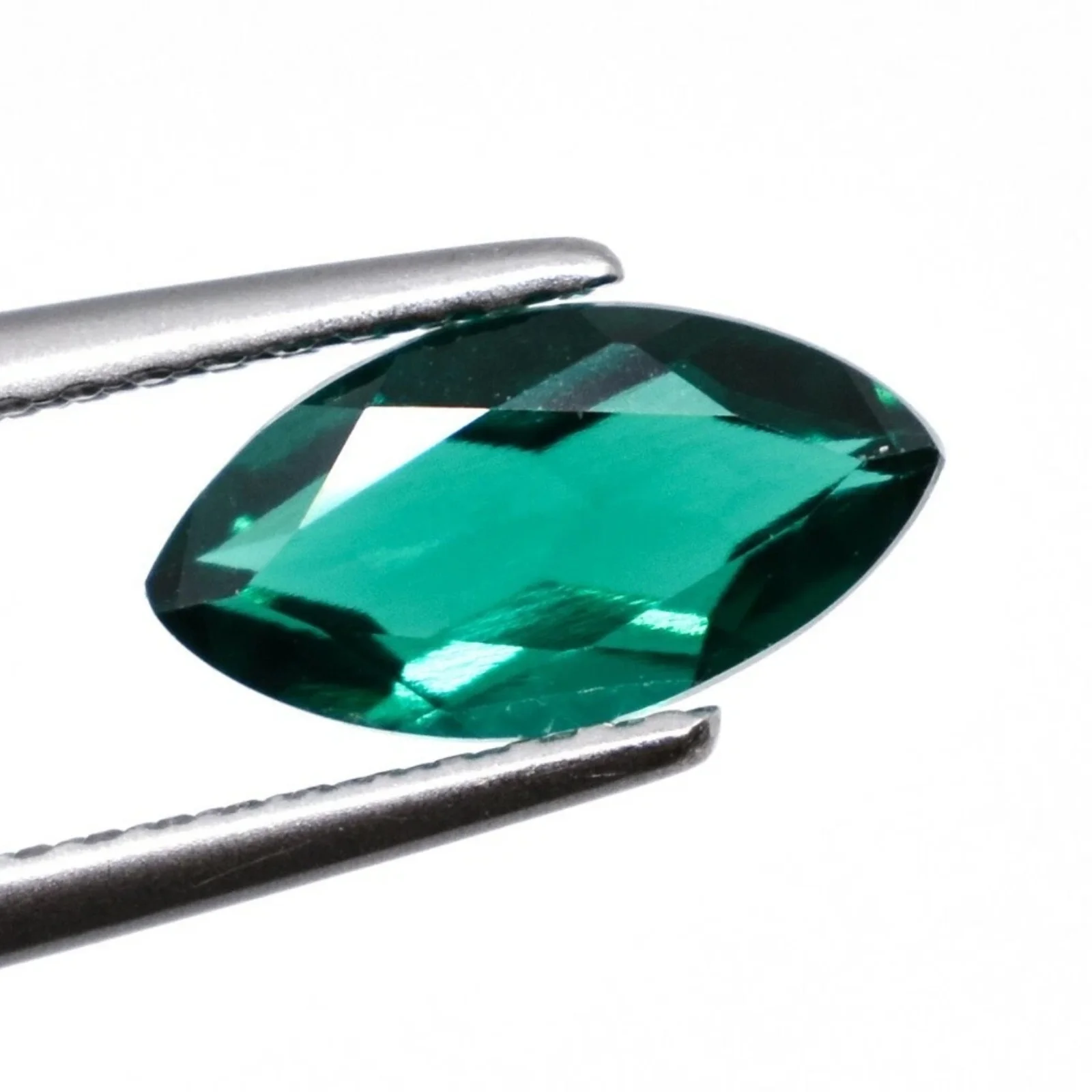 

Lab Grown Zambian Emeralds Hydrothermal Hand Cutting Marquise Shape Loose Green Gemstone for Jewelry Necklace Ring pendant Ring