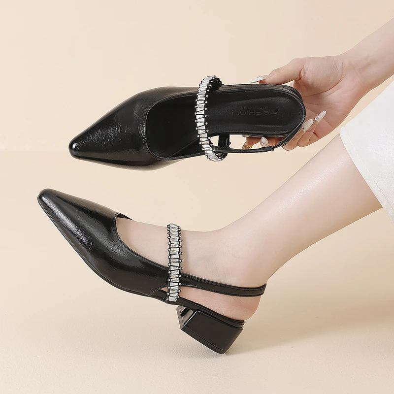 

Летняя женская новая женская обувь с острым носком и стразами на спине, с низкой передней крышкой, повседневные простые сандалии на плоской подошве с неглубоким носком