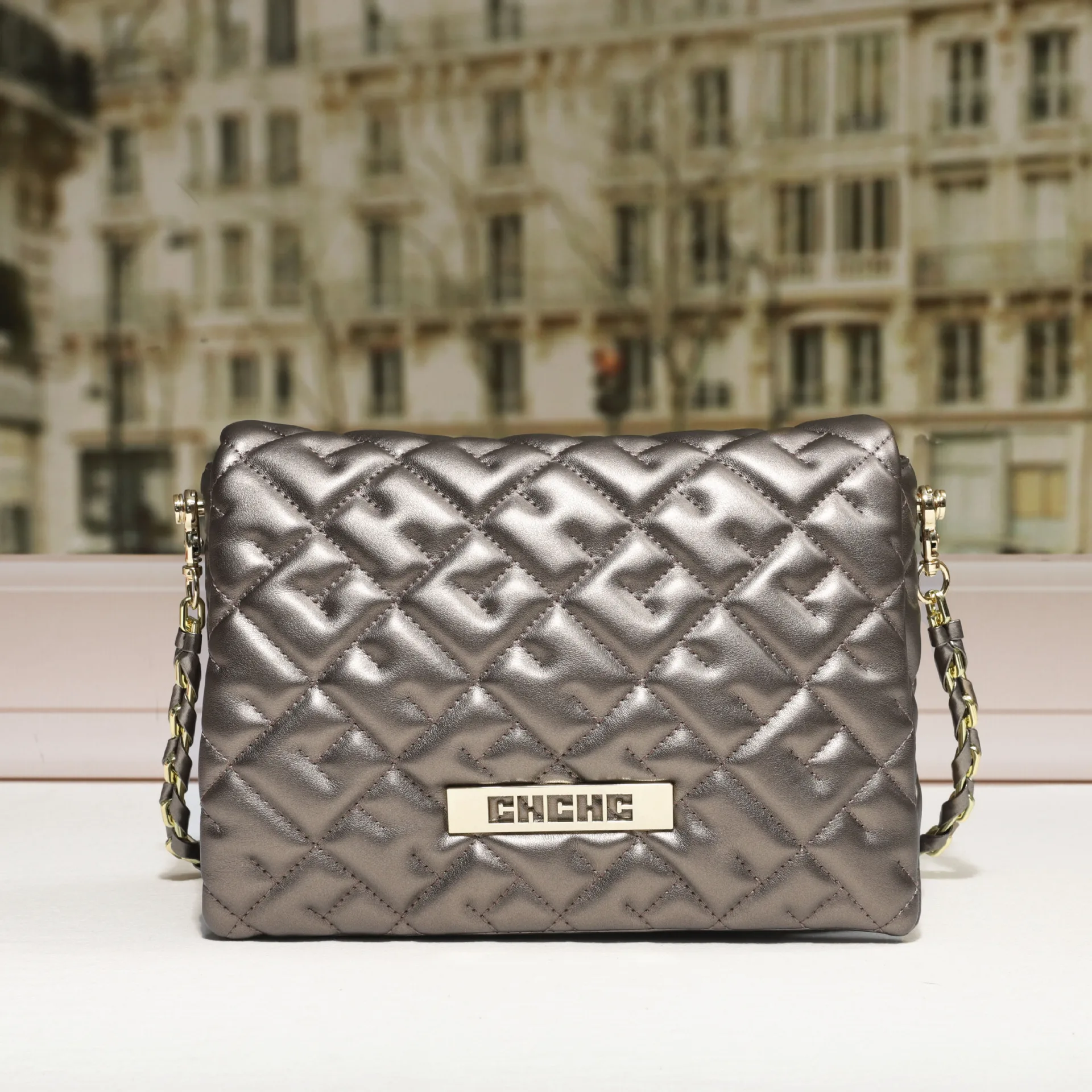 

‌ Роскошная женская сумка Cloud Bag 2025 года, стеганый кошелек из натуральной кожи с цепочкой и акцентом, универсальная шикарная сумка через плечо