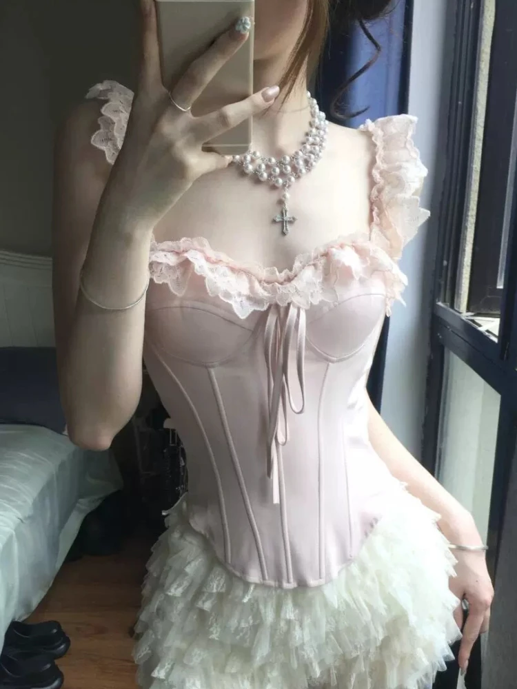 

Элегантная женская модная одежда: французский кружевной розовый топ-камизоль для женщин, сексуальный дизайн, с открытыми плечами, облегающий, с вырезами, однотонный жилет