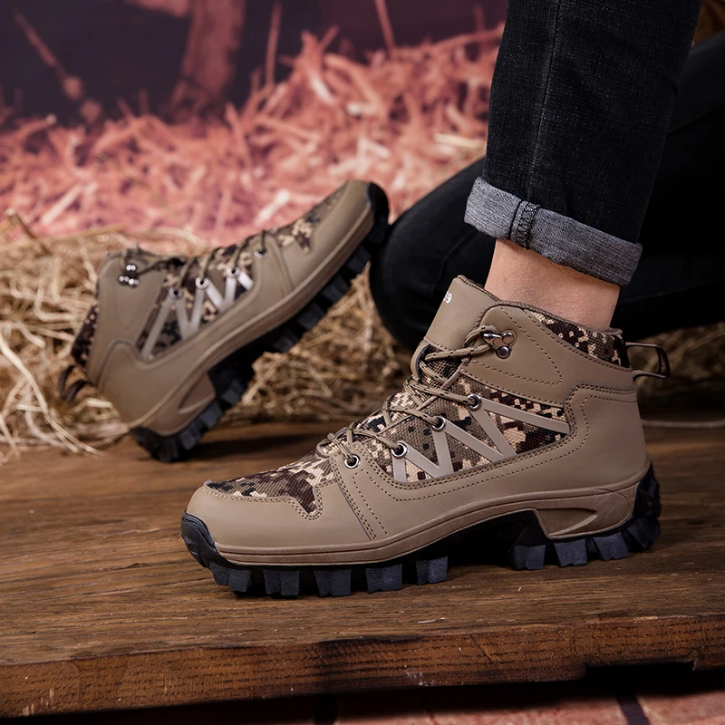 2025 Men's Walking Shoes Leather Desert Boots Slip Resistant Lightweight Work Safety Shoes Breathable Hunting Hiking Men