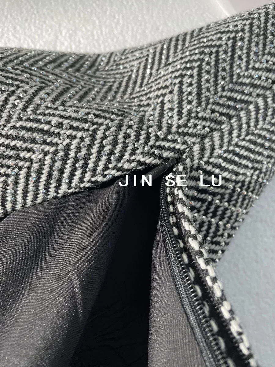 Women's Shiny A-line Striped Shorts 2024 Spring and Autumn Hot Girl Herringbone Pattern Hot Diamonds High Waist Hot Pants Ladies
