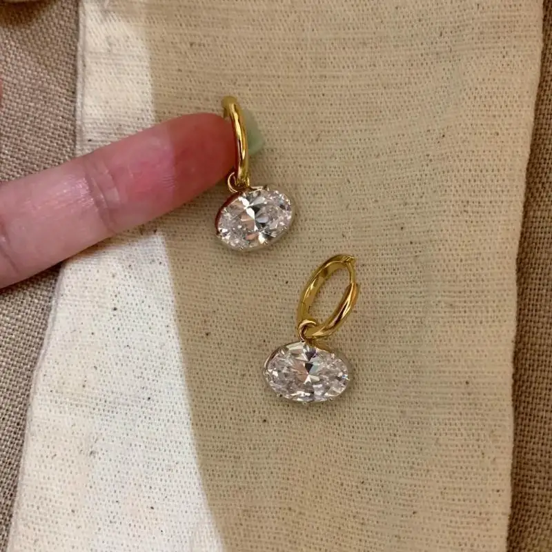 Oval Draped Diamond Pendant Earrings Fresh Elegant Minimalist Style High-End Fashion for Wedding Guest Wear