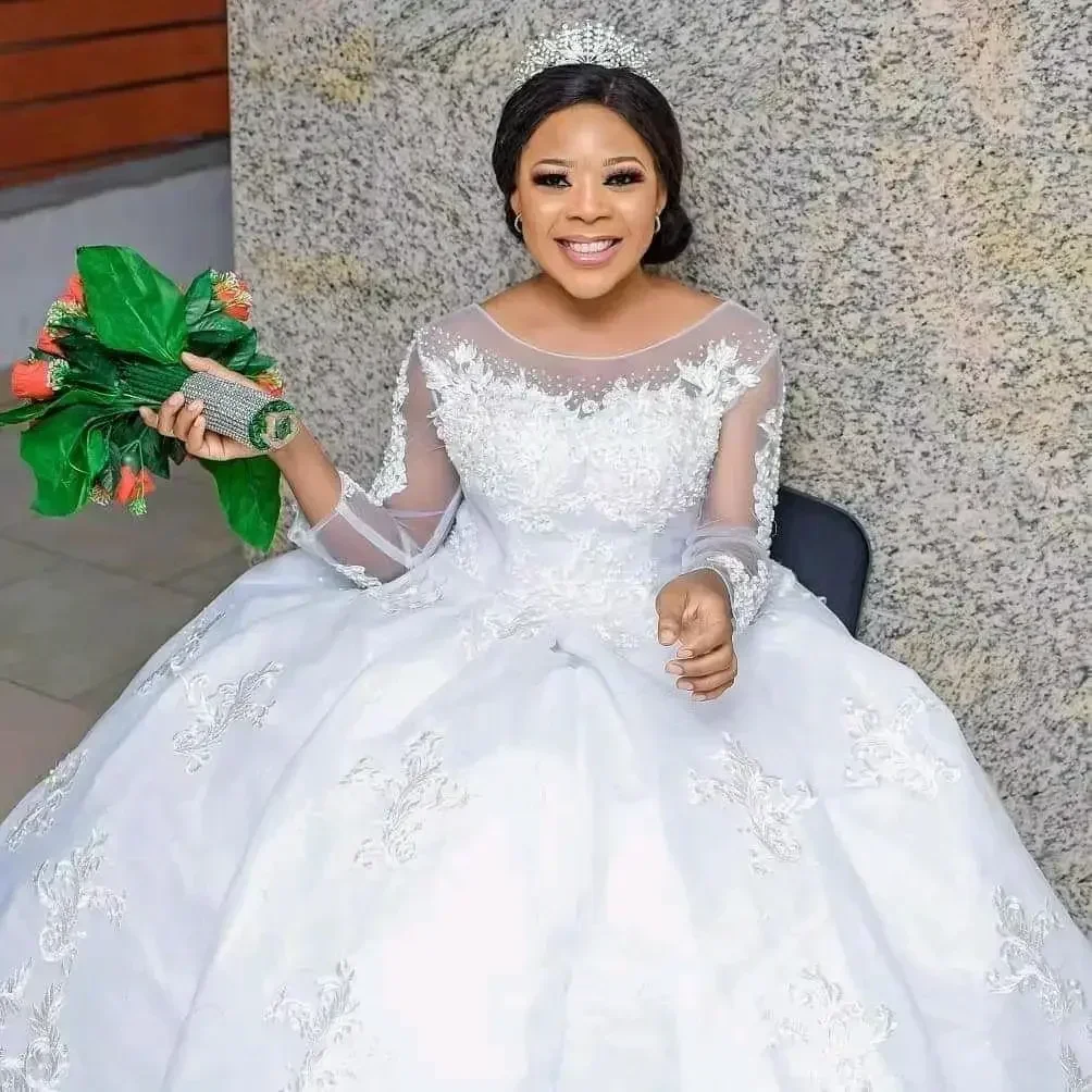 فساتين زفاف دانتيل فاخرة عالية الجودة مخصصة بأكمام طويلة فستان زفاف أنيق فيستدو دي نوفيا 2025