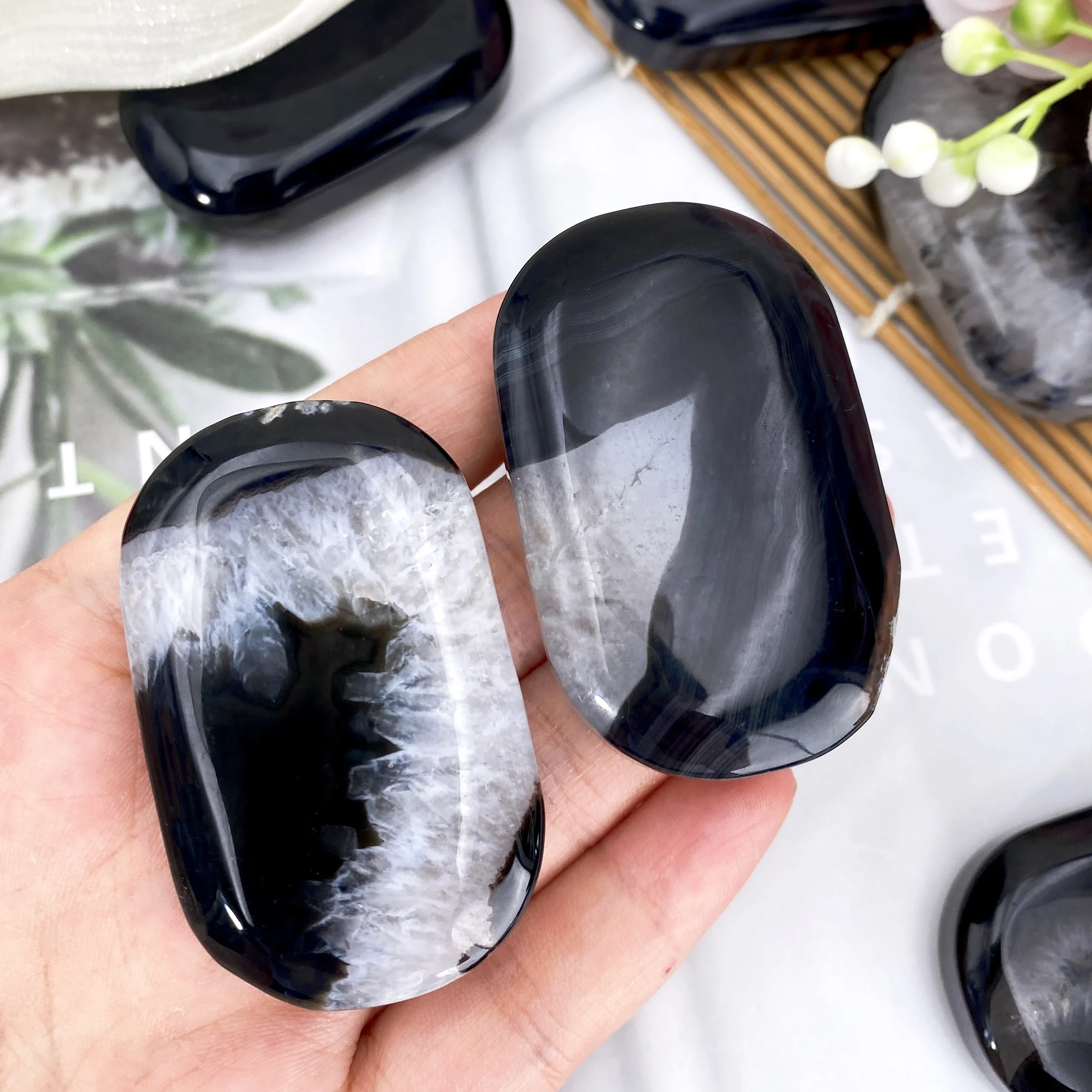 1pc Natural Black Onyx Agate Oval Plam Stone, Crystal Ornament, DIY Idea, Creative Home Office Desktop Decorations, Perfect Gift