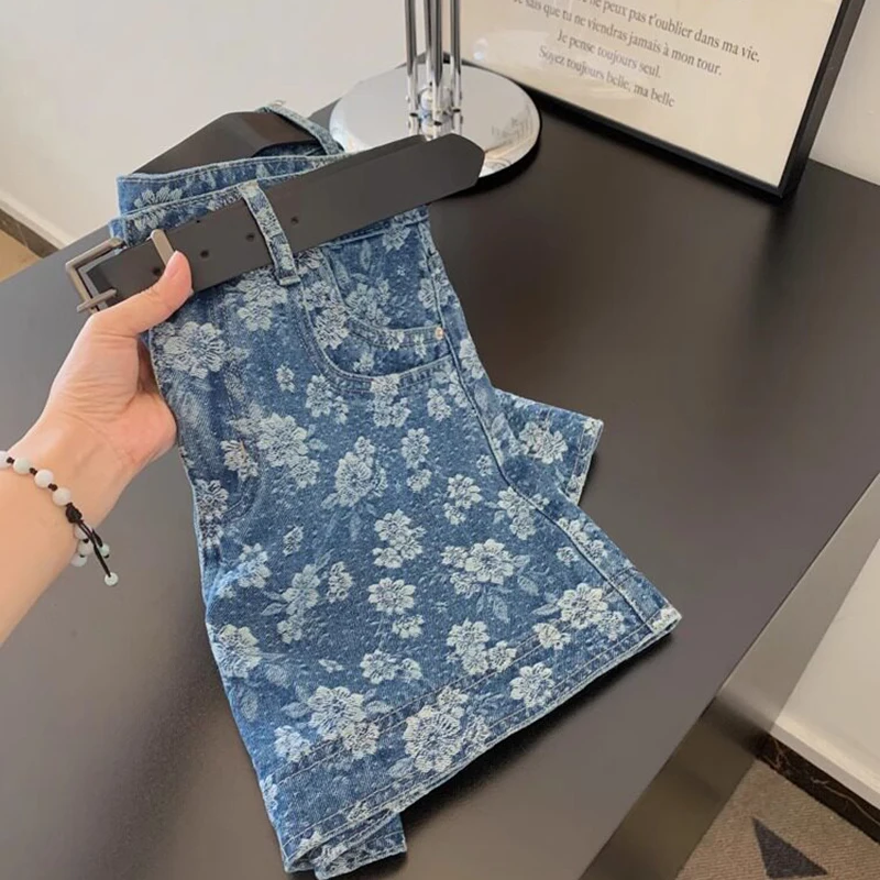 

Женские джинсовые шорты с высокой талией, лето 2026, новые, с цветочным принтом, с карманами, свободные, А-силуэт, укороченные брюки