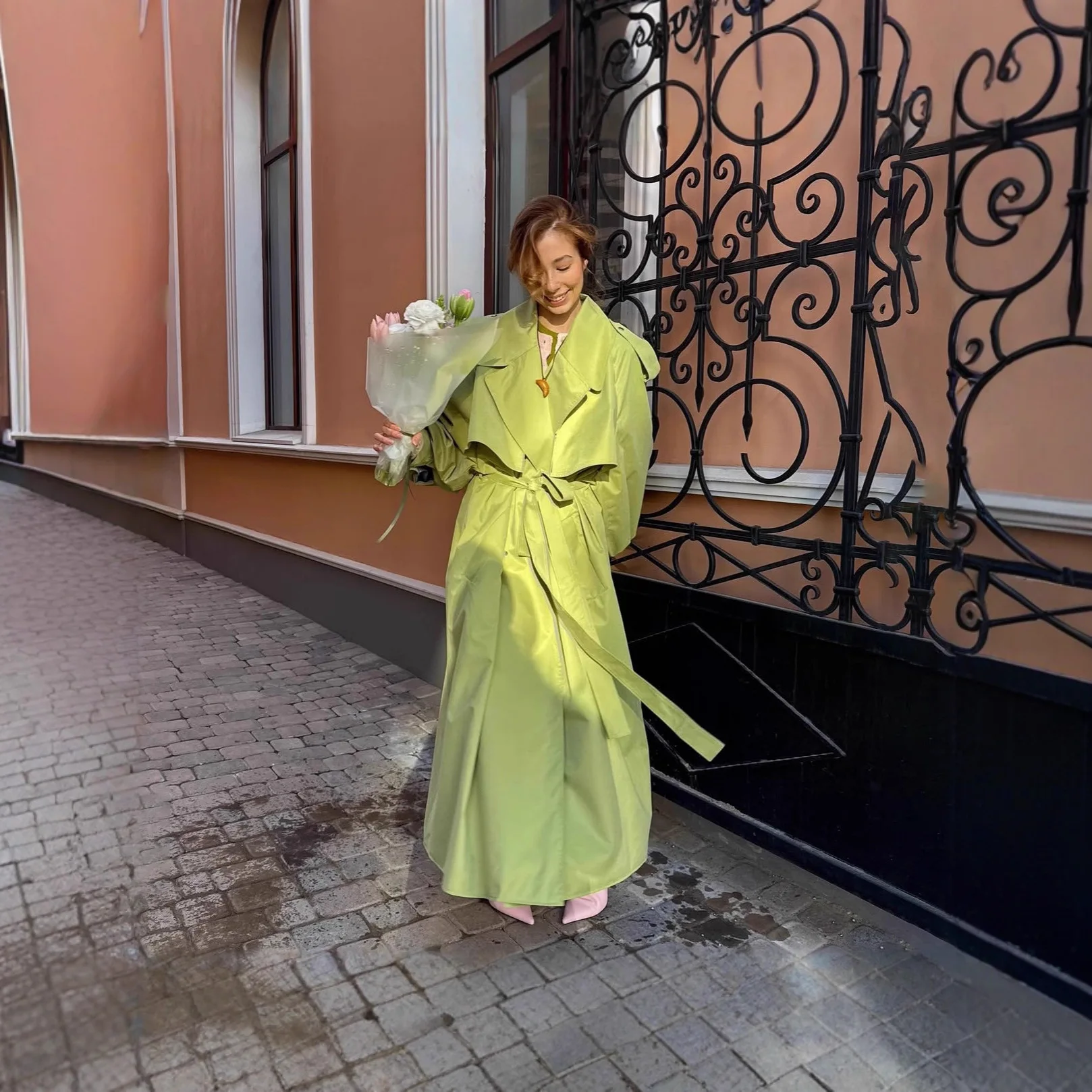Chaqueta Verde de Mujer con Cuello Vuelto y Cordones en la Cintura, Estilo Gabardina Sencilla Europea y Americana, Fotos Reales