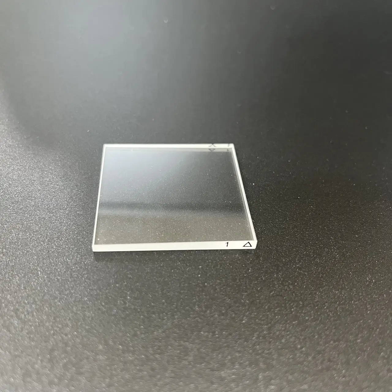 

1 degrees Optical Wedge Prism for Ophthalmic Strabismus - Prisms Glass Lens Processing - Triangular Prism for Strabismus Glasse