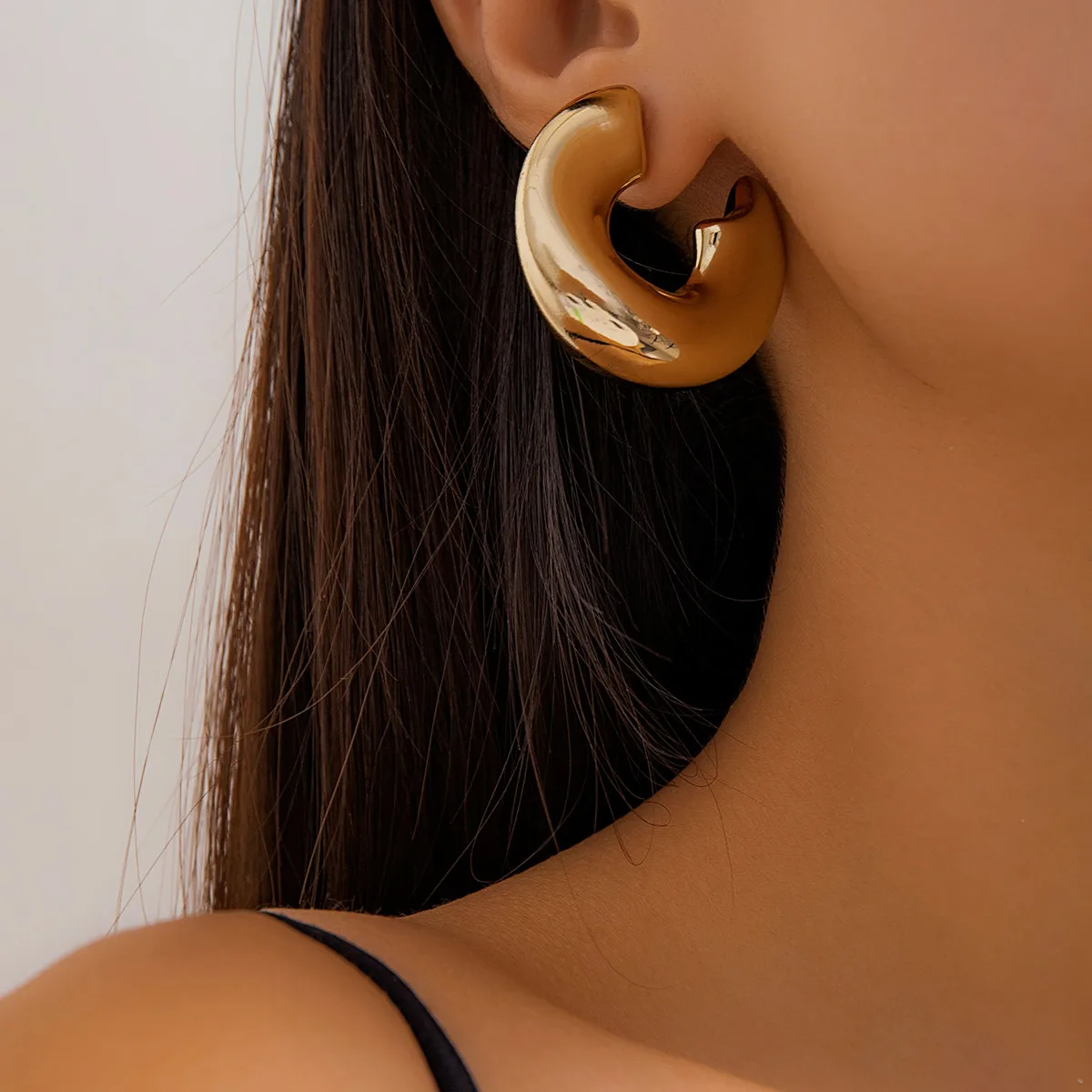 IngeSight.Z Vintage Metal Thick C-shaped Hoop Earrings for Women  Punk Gold Color Hip Hop Earrings Party Jewelry Gift