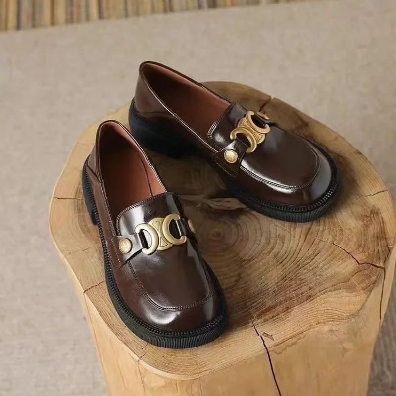 Elegante Dames Casual Schoenen Vierkante Hak Ronde Kop Ondiepe Mond Een Kick Wiggen Schoenen Voor Vrouwen Retro Midden Volg Veelzijdig