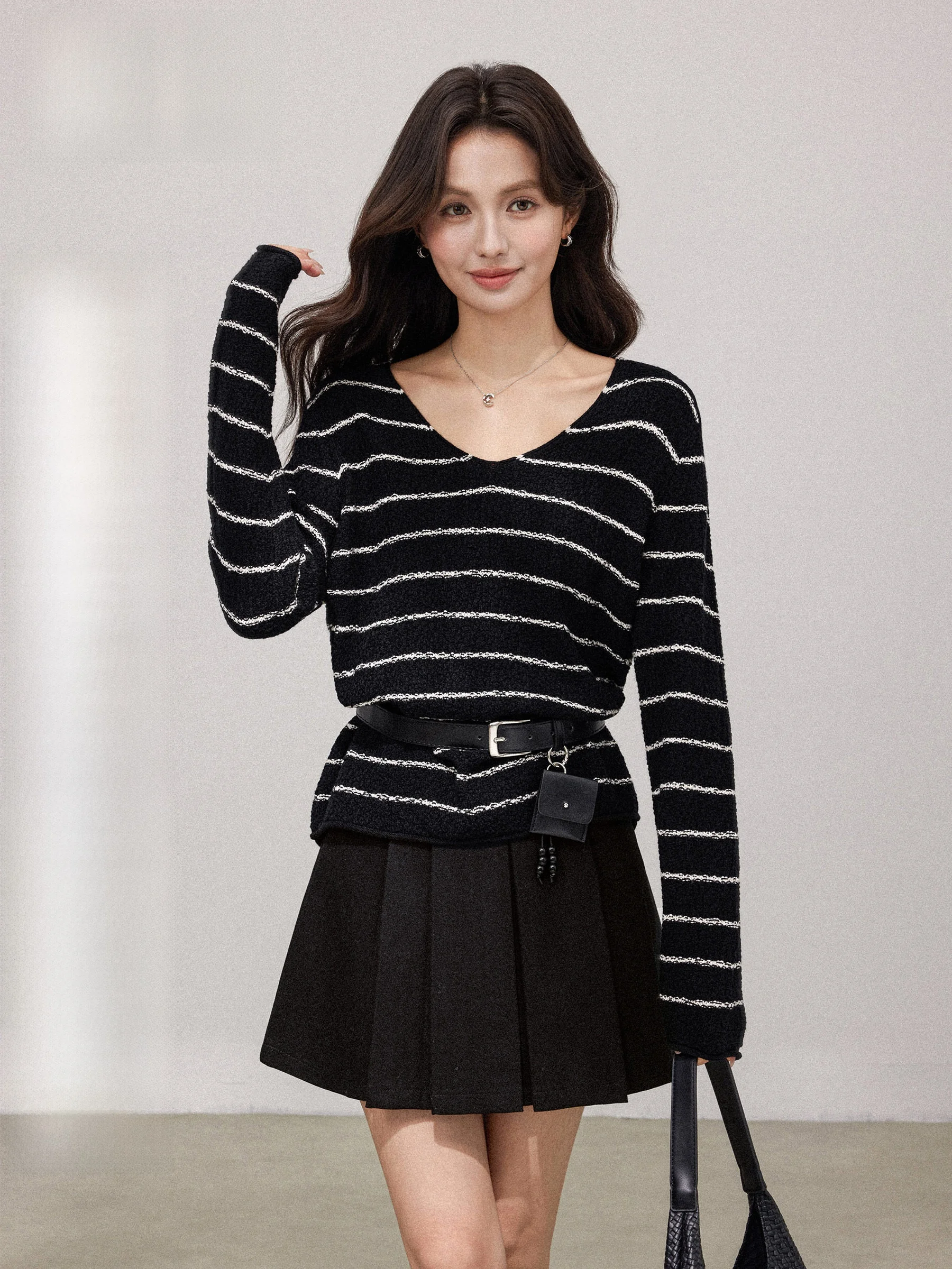 

Loose V-Ne Knitwear Women's Casual Sle Stripe Patterned Comfortable Fit Long Sve Top for Autumn Season Faion Trend