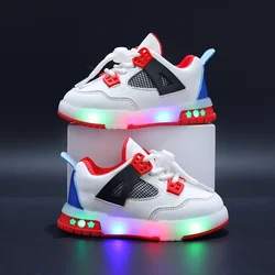 Scarpe luminose per bambini scarpe da ginnastica leggere lucide per ragazzi primavera e autunno scarpe a LED per bambini scarpe da ginnastica in pelle a emissione luminosa per ragazze