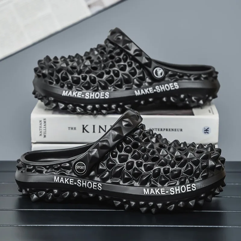 

Летние новые сандалии-шлепанцы с перфорацией, модные пляжные туфли для мужчин, легкие дышащие сандалии, трендовые мужские шлепанцы.