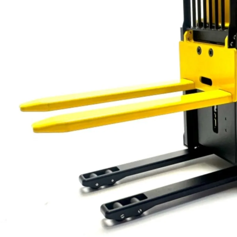 

RTR RC Electric Forklift MO55 1/14 Metal Remote Control Low Level Order Picking Truck Model with Battery Light Sound Module