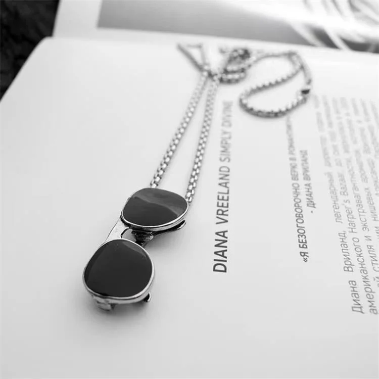 Sunglasses Necklace men's and women's personality decoration hip hop local cool bungee pendant simple student fashion jewelry