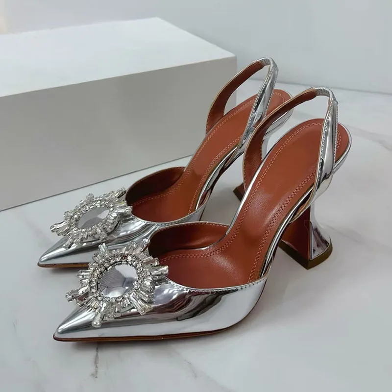 

Пикантные женские туфли-лодочки на высоком каблуке, атласные свадебные туфли со стразами и подсолнухом, женские летние сандалии на каблуке-чашке, женские сандалии