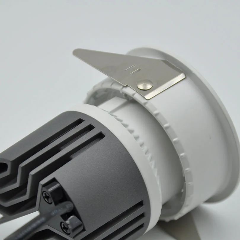 Modern LED Aluminum Recessed Down Light IP44 for Hotel & Living Room with High CRI 90 and 5-Year Warranty