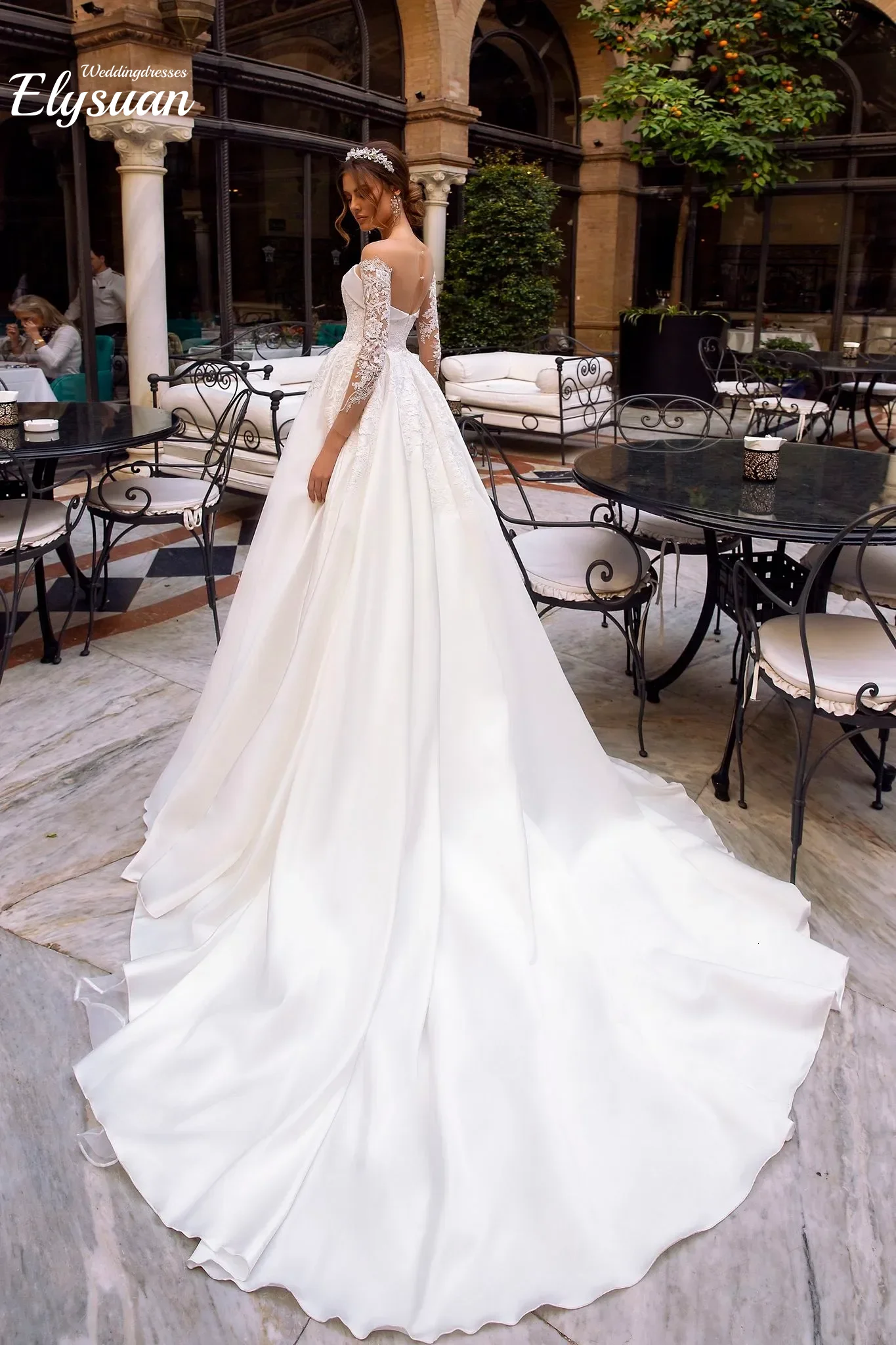 Customized  Vintage A-line Satin Reflective Wedding Dress Lace Appliques Long Sleeve Court Train Illusion Neck Bridal Gown