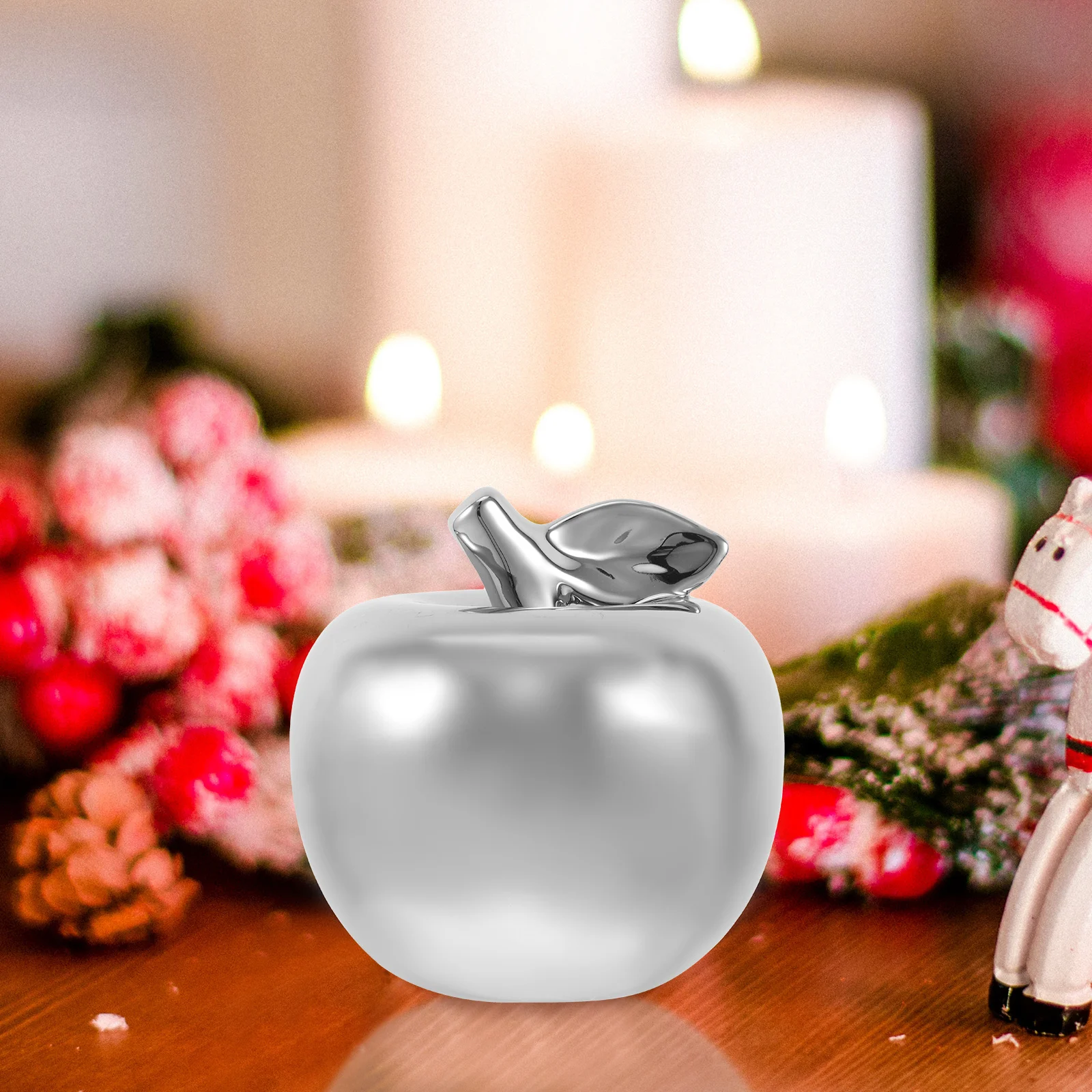 

1Pcs Ceramic Apple Sculpture Lifelike Decorative Fruit Ornament for Indoor Outdoor Chic Home Decor Xmas Gift Table Stand