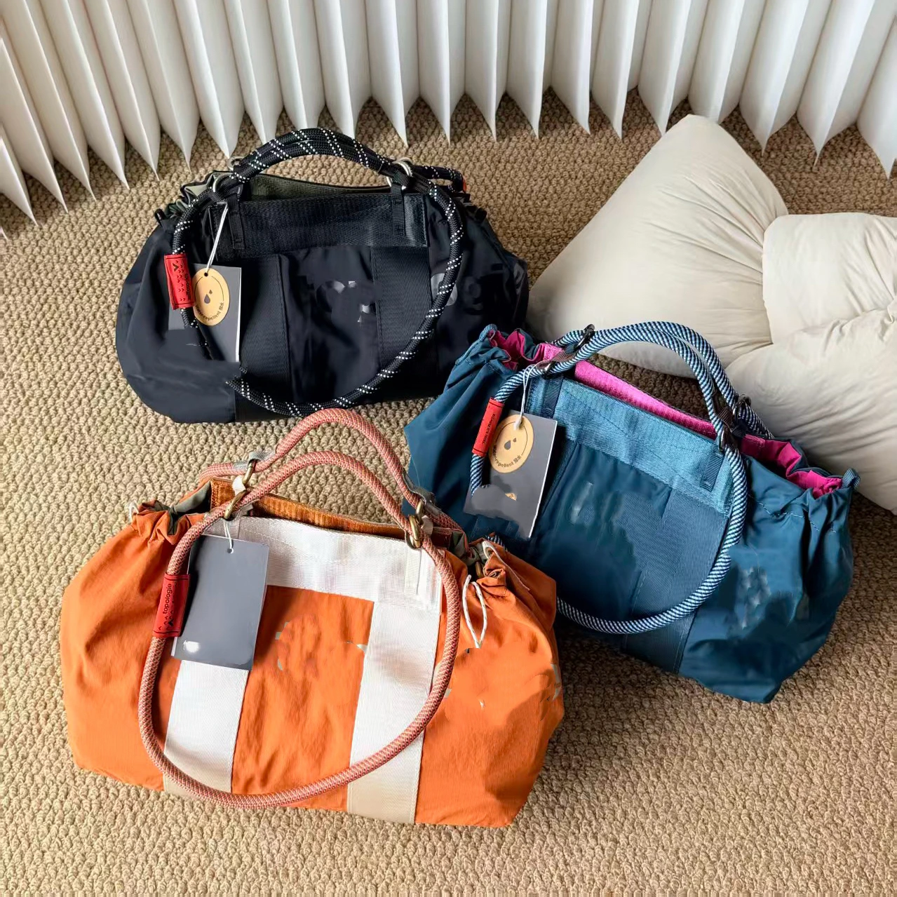 nueva-bolsa-de-viaje-impermeable-de-gran-capacidad-de-doble-cara-bolsa-de-almacenamiento-para-fitness-bolsa-de-transporte-portatil-bolsa-versatil-para-actividades-al-aire-libre