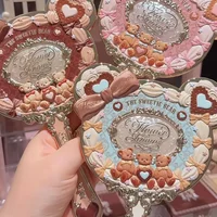 Flower Knows Sweetie Bear Collection Espejo de mano 3 tipos Exquisitos herramientas de maquillaje en relieve Lindo espejo de maquillaje HD