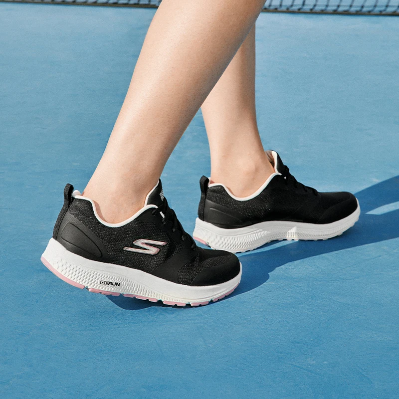 Skechers-Zapatillas deportivas de malla transpirable para mujer, zapatos ligeros para correr, con amortiguación