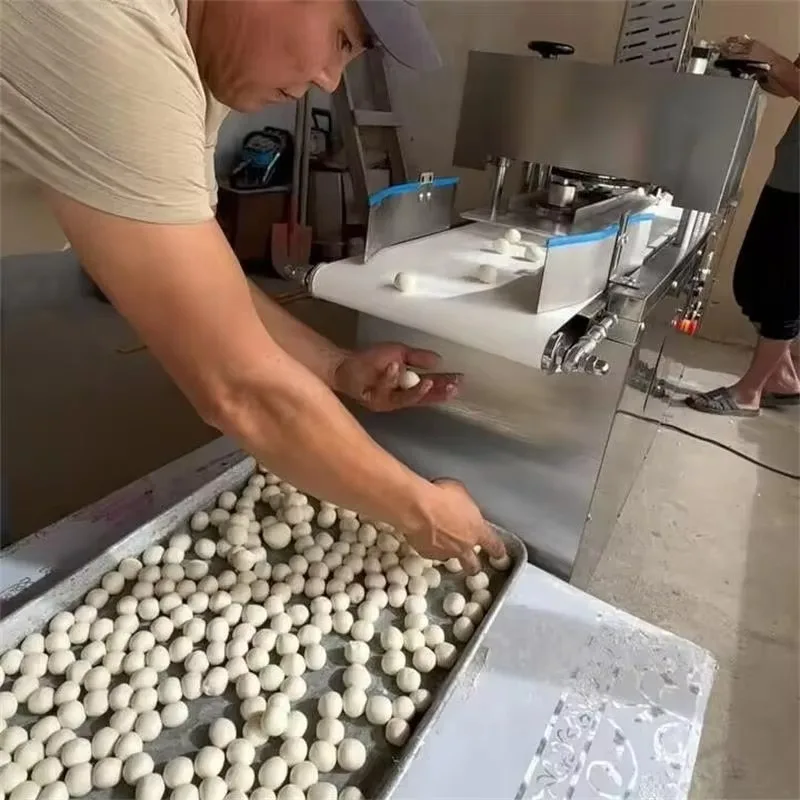 ماكينة تقطيع وتقسيم العجين الأوتوماتيكية التجارية بقوة 220 فولت لصنع البيتزا والخبز عالية الكفاءة للمطاعم