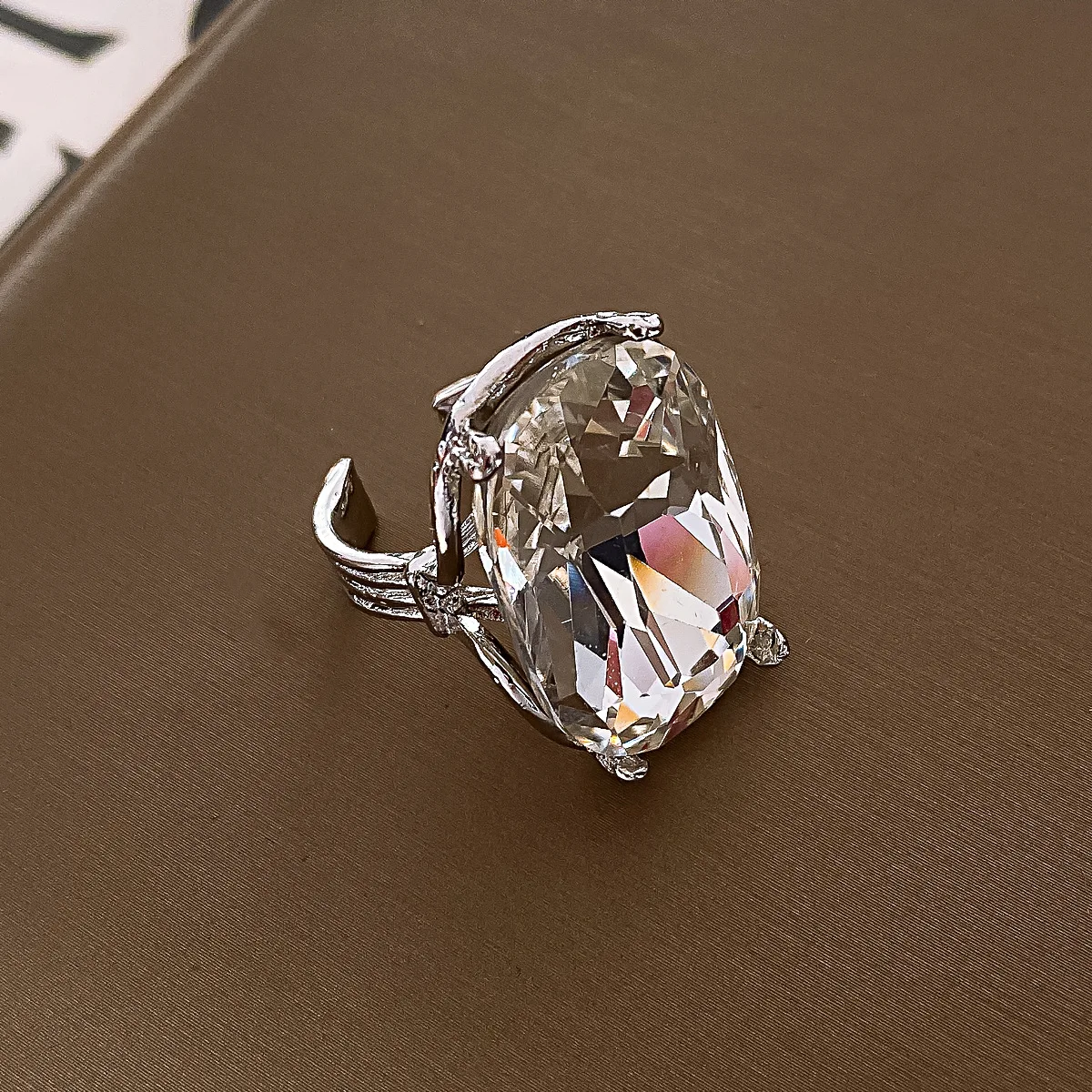 Luxury Exquisite Shiny Acrylic Rhinestone Geometric Opening Rings for Women Fashion Charm Ring Bridal Wedding Party Jewelry Gift