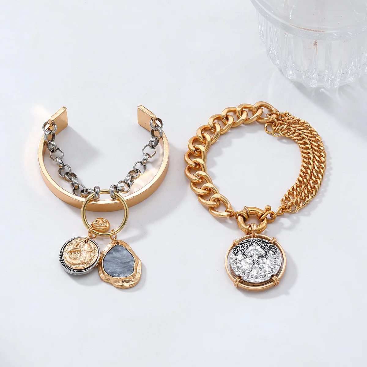 

ZAA Vintage Metal Bangles Bracelets for Women Punk Cuban Chain Round Badge Charm Bracelet 2025 Trend Jewelry Accessories