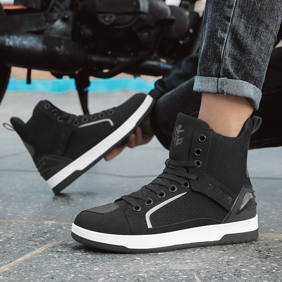 Men's Motorcycle Shoes Breathable Motorcycle Boots Road Racing Motos Protective Boot TPU Anti-Fall Commuting Riding Shoes