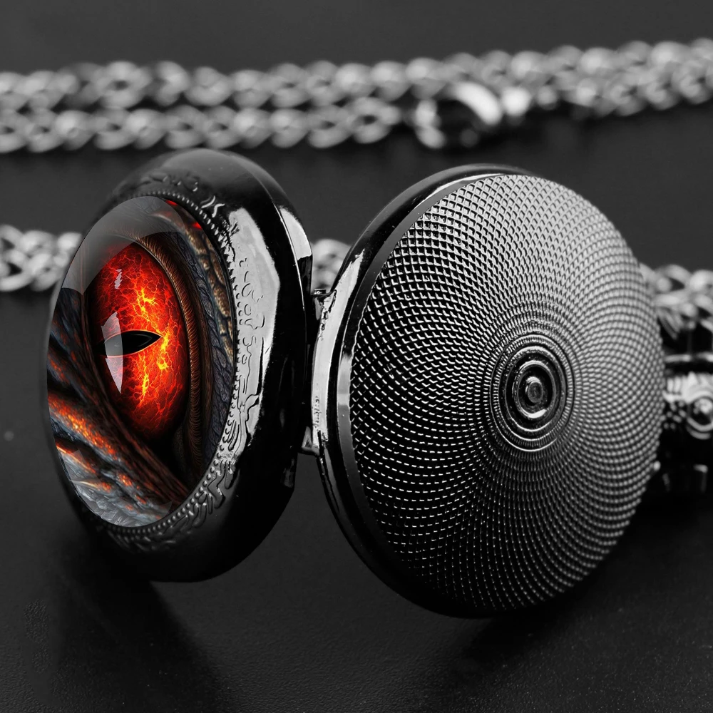 Orologio da tasca al quarzo nero con cupola in vetro Dragon Eye con quadrante con numeri arabi e catena resistente, regalo retrò per uomini e donne