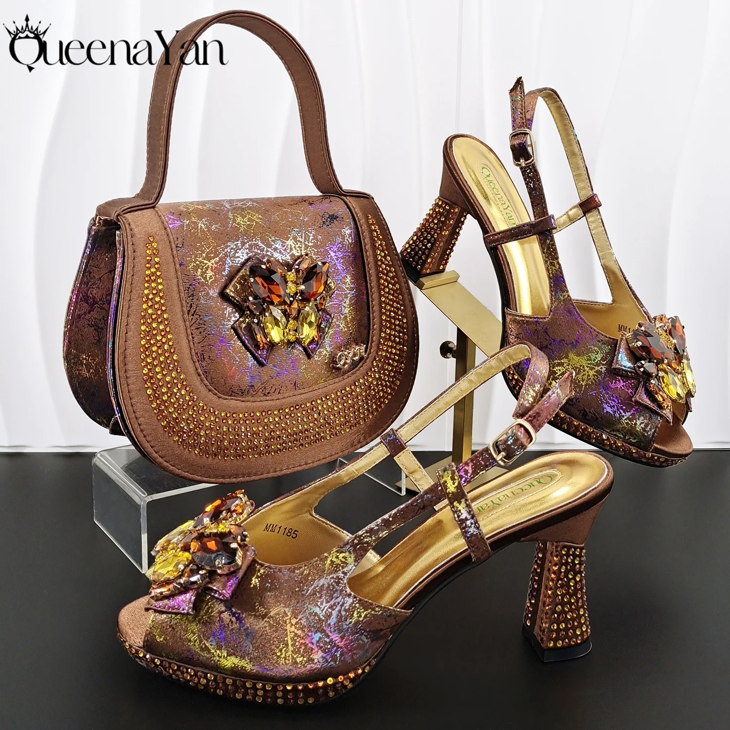 

Сексуальные туфли с открытым носком на высоком каблуке кофейного цвета с принтом в стиле Marure, идеально подходящие для вечеринок и банкетов, а также изысканная сумочка в комплекте.