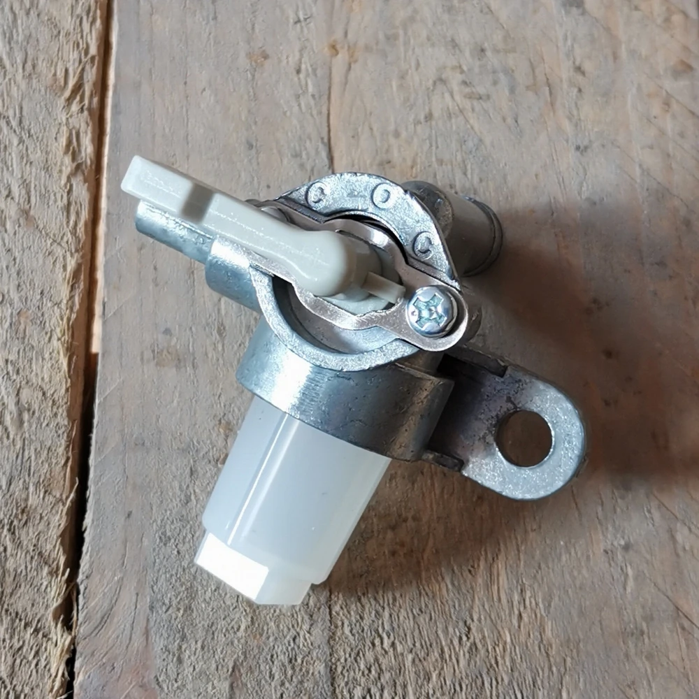 GT1000 GT1300 صمام الوقود Mitsubish GT1000 GT1300 KF31040AA الوقود الحنفية OEM جودة التسامي الفراغات #1