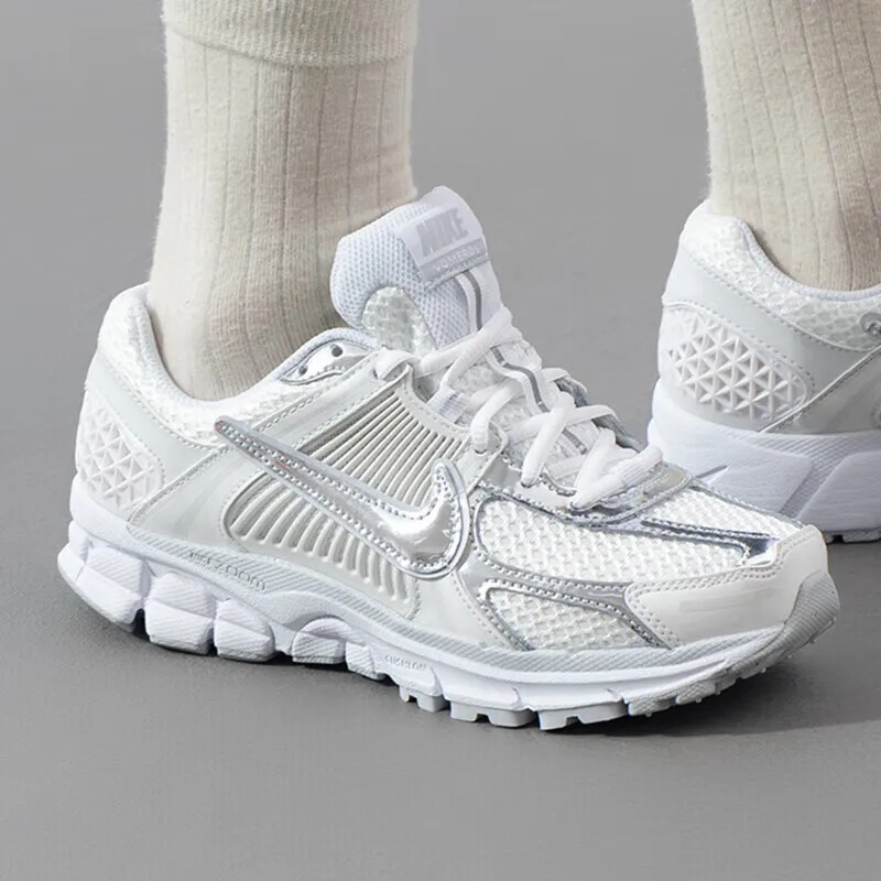 

Женская обувь Nike, новинка 2025, модная повседневная обувь для спорта и отдыха на шнуровке с низким берцем HF7723-100