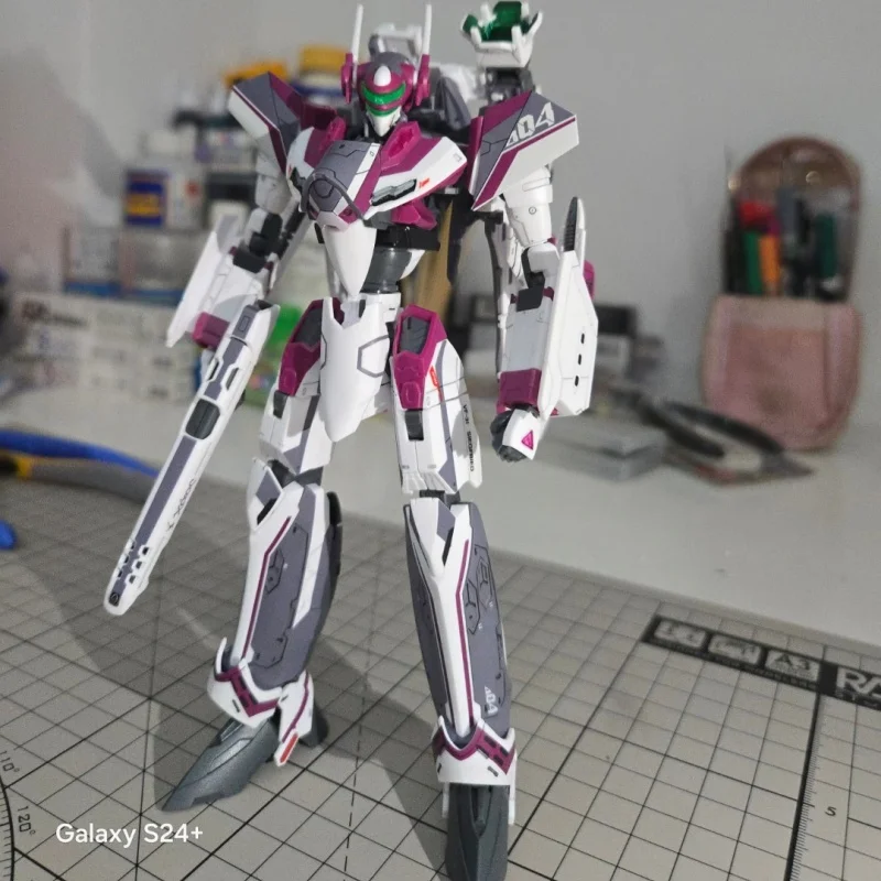 

Bandai Macross Kit Genuine Model HG 1/100 VF-31C Siegfried Mirage Farina Jenius Use Anime Hot Action Figure Toys Gifts Toy