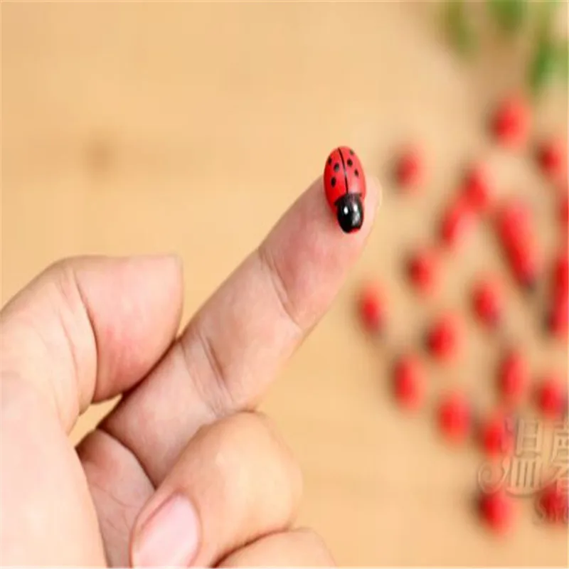 100pcs Wooden ladybug Bonsai decoration Garden micro landscape Garden decoration Simulated Seven Star ladybug