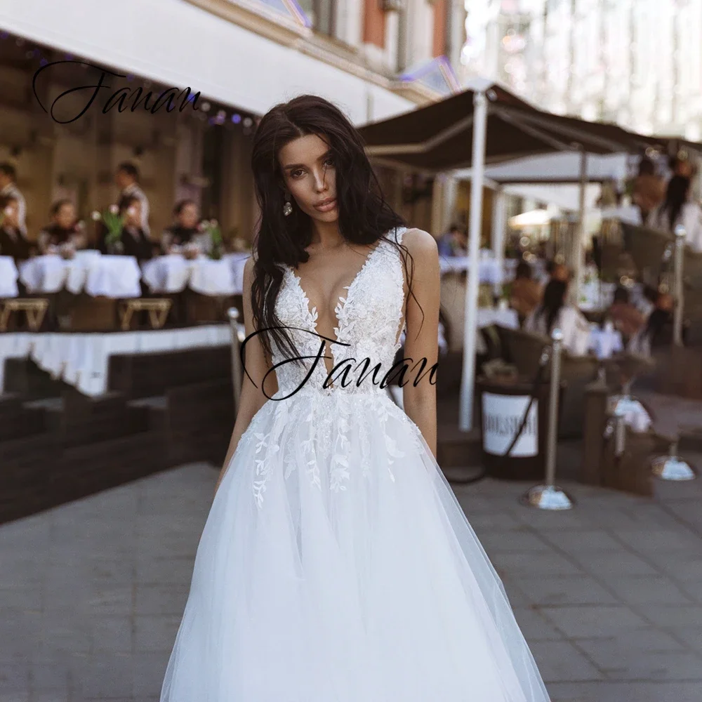 Vestido de novia sin mangas con cuello en V profundo, traje de novia con apliques de encaje y tirantes finos