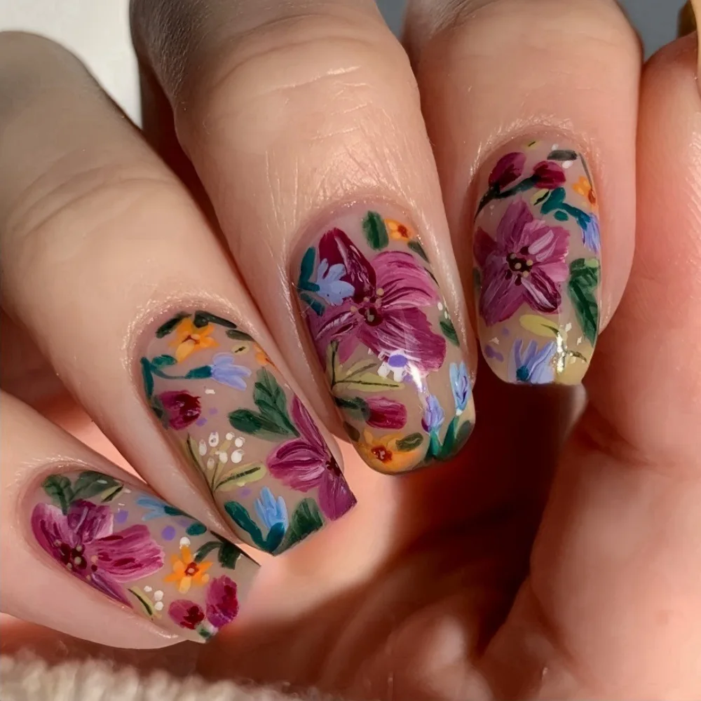 

24pcs Press on Nails Graffiti Small Flowers Short Square Full Coverage Nail Tips for Women&Girl Removable Wearable Nail Art