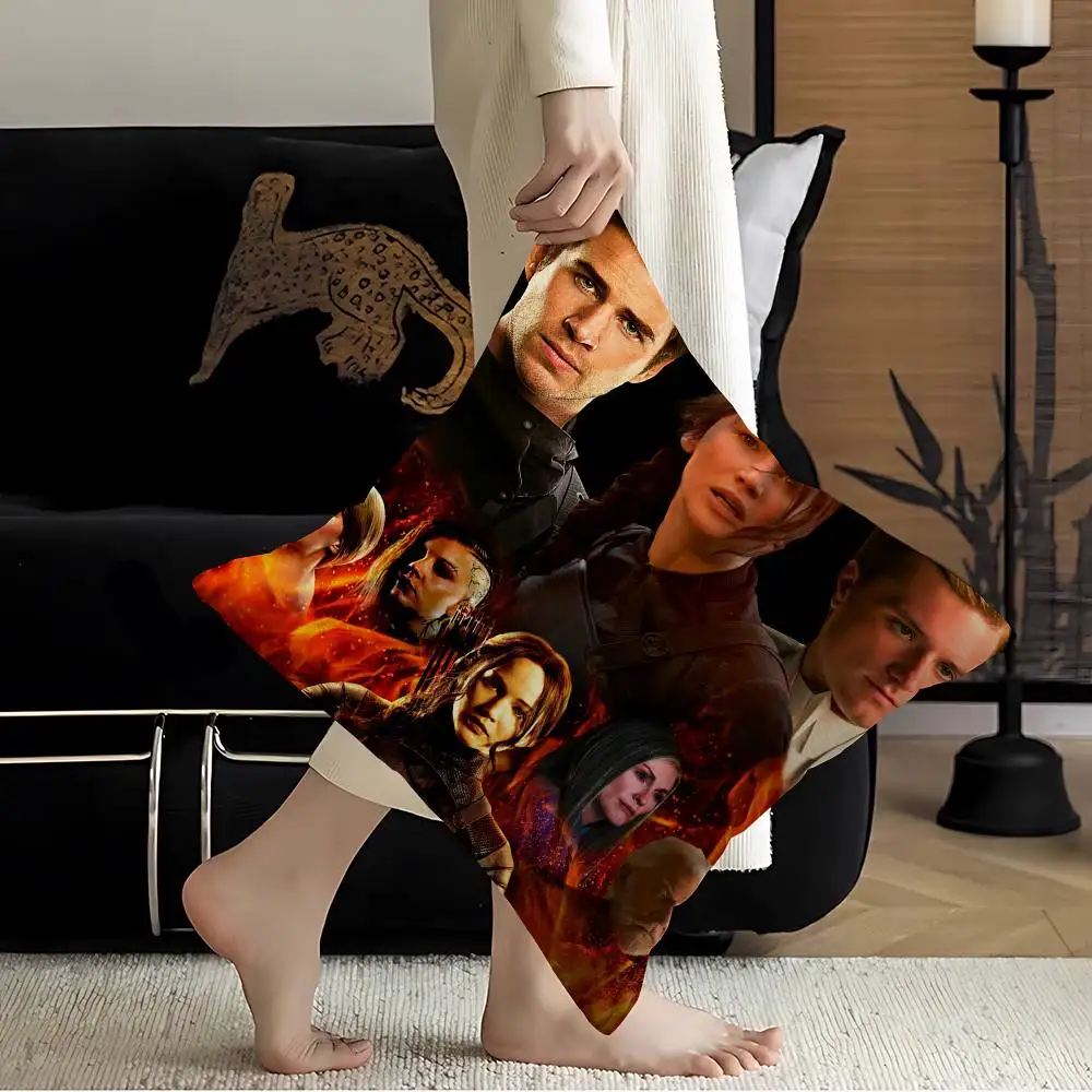 The Hunger Games 3 أغطية وسائد أريكة كرتونية ديكور منزلي بطباعة على الوجهين غطاء وسادة قصير لطيف من القطيفة #5