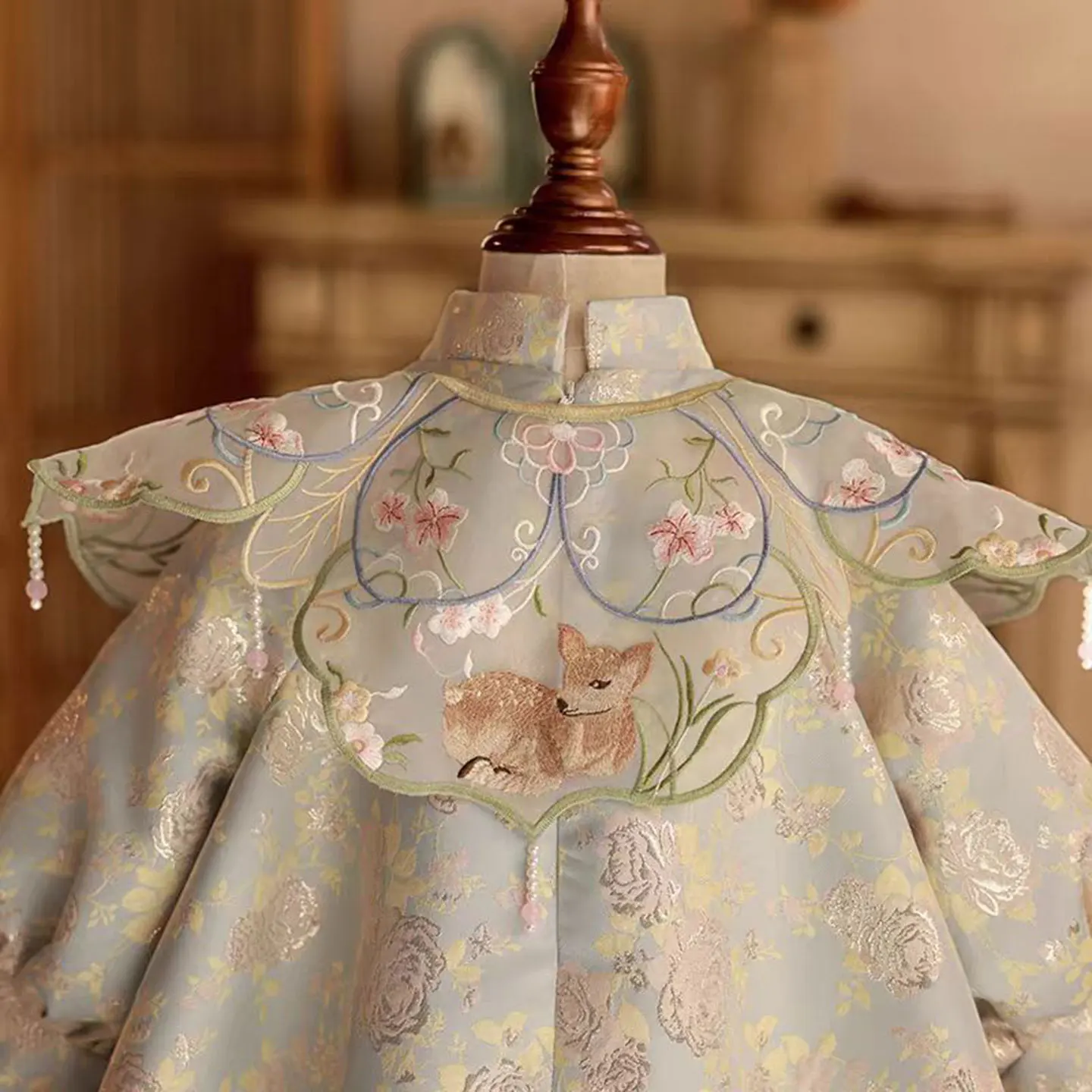 Dreamy Vow D007 Abito da bambina floreale in stile cinese ricamato con spalle a nuvola per abito primaverile estivo per festa di compleanno per bambini
