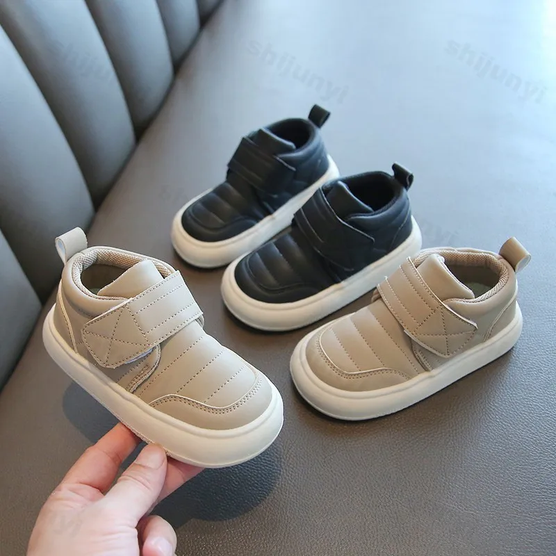 

Boys' Concise Warm Casual Low Top Cotton Shoes 2025 Winter New Childrens Soft Comfortable Fashion Trend Versatile Flat Sneakers