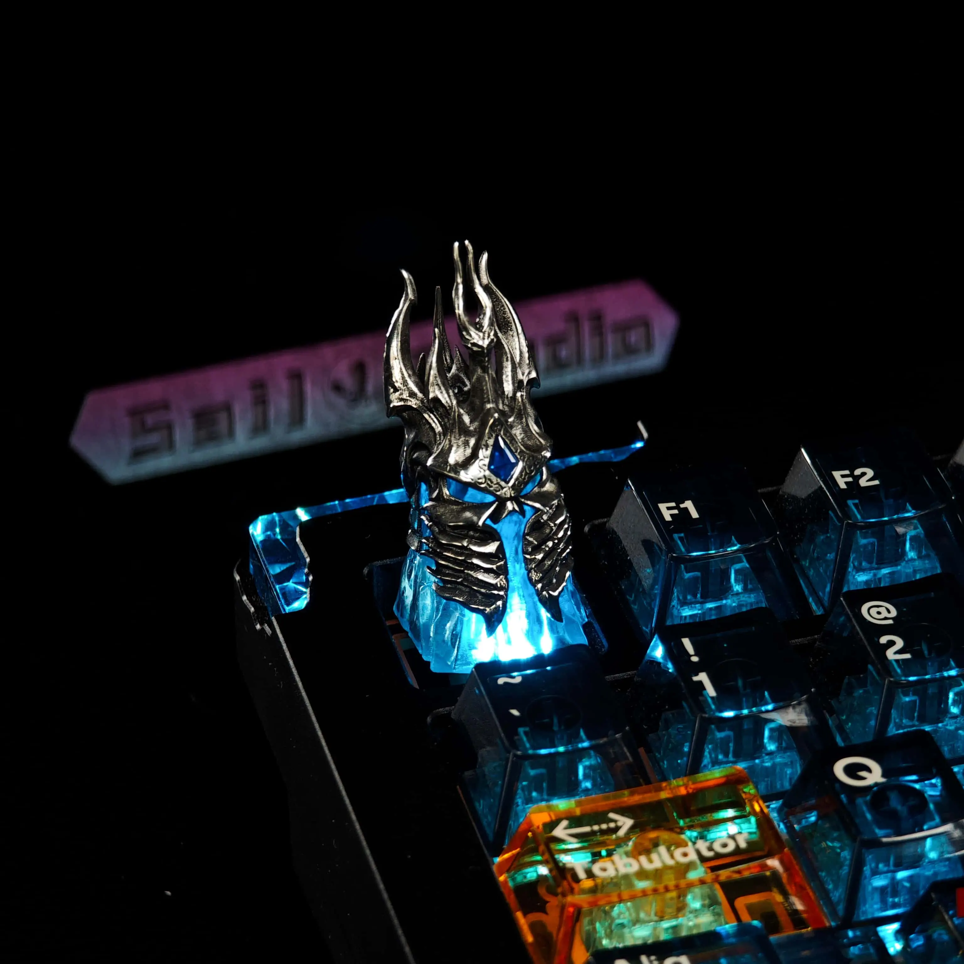 World of Warcraft Domination Helm Keycap  Arthas Helm DIY Backlit Custom Resin Keycaps Pc Gaming Classic Key Cap Anime ESC Gift