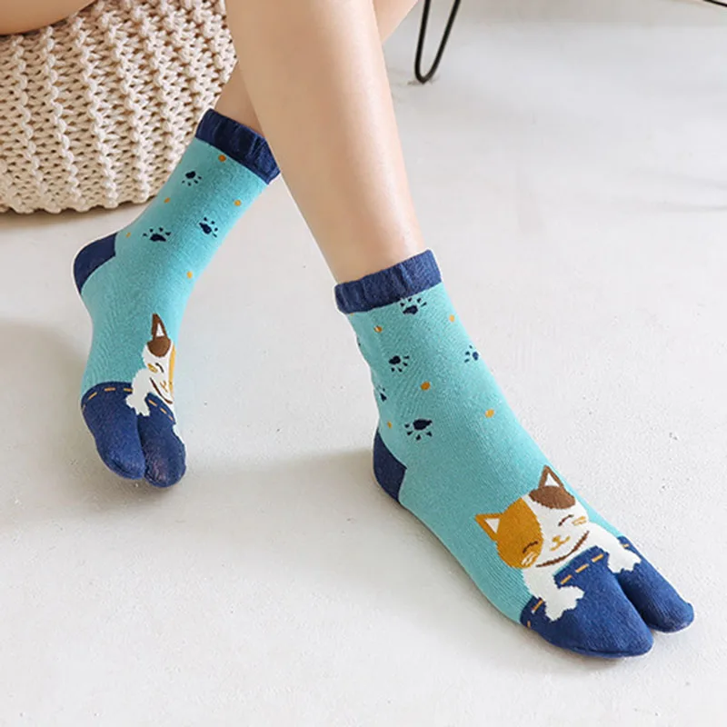 5 Pairs Cute Tabi Socks Young Women Girls Novelty Two Toe Slipper Socks Funny Cat Cartoon Kawaii Knitted Cotton Socks with Toes