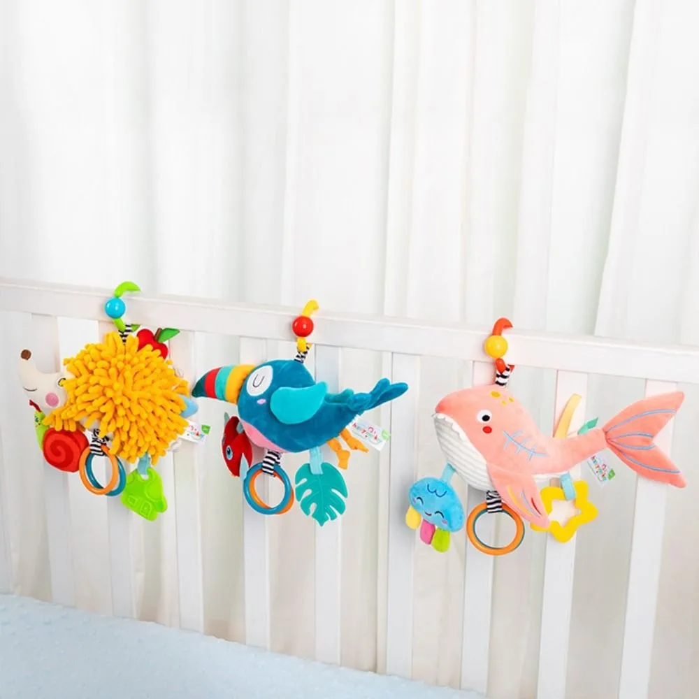 Design dos desenhos animados berço do bebê sino removível educação precoce infantil macio aperto de mão pendurado animal de pelúcia bebe bebês crianças