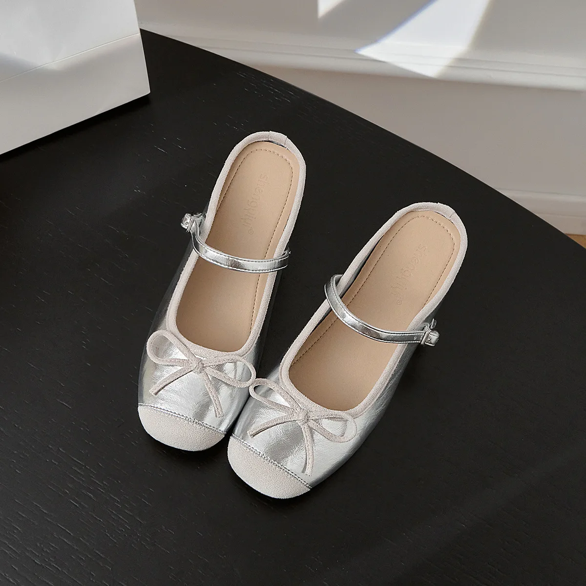 Printemps été 2025 Style conte de fées ballerines hauteur accrue pantoufles femmes vêtements de plein air papillon noeud orteil demi pantoufles