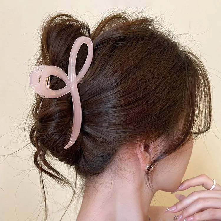 1pc 2026 New Simple Elegant Hair Claw Summer Shark Clip High End Back of Head Versatile Hair Accessory for Women