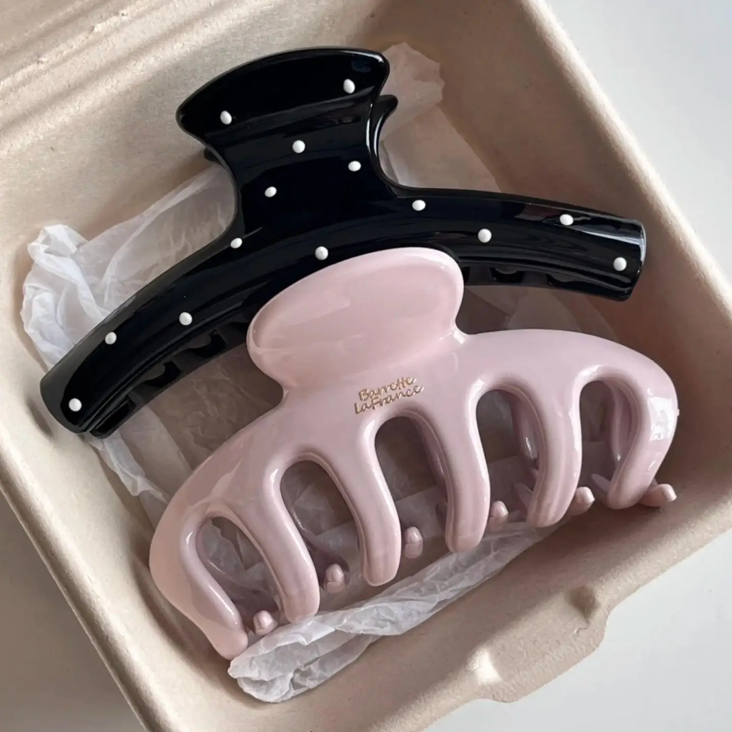 Koreanische große Acryl Dragon Bone Shark Haarspange Französisch Stil Polka Point Arc Hinterkopf Haarklammer Klemme Haarschmuck