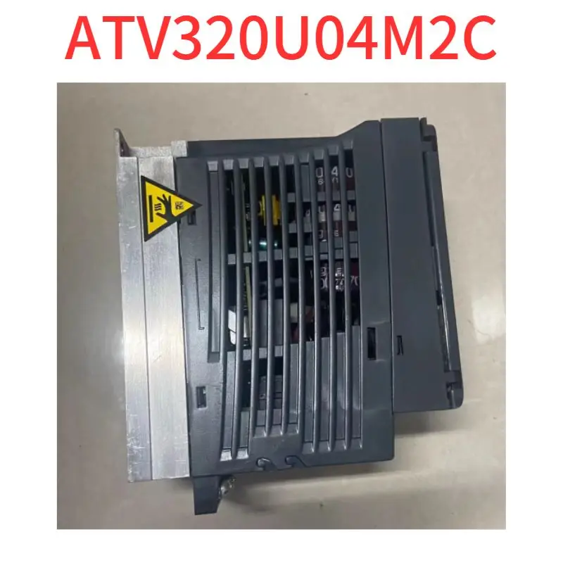 Second-hand test OK ATV320U04M2C Inverter 0.37KW 220V