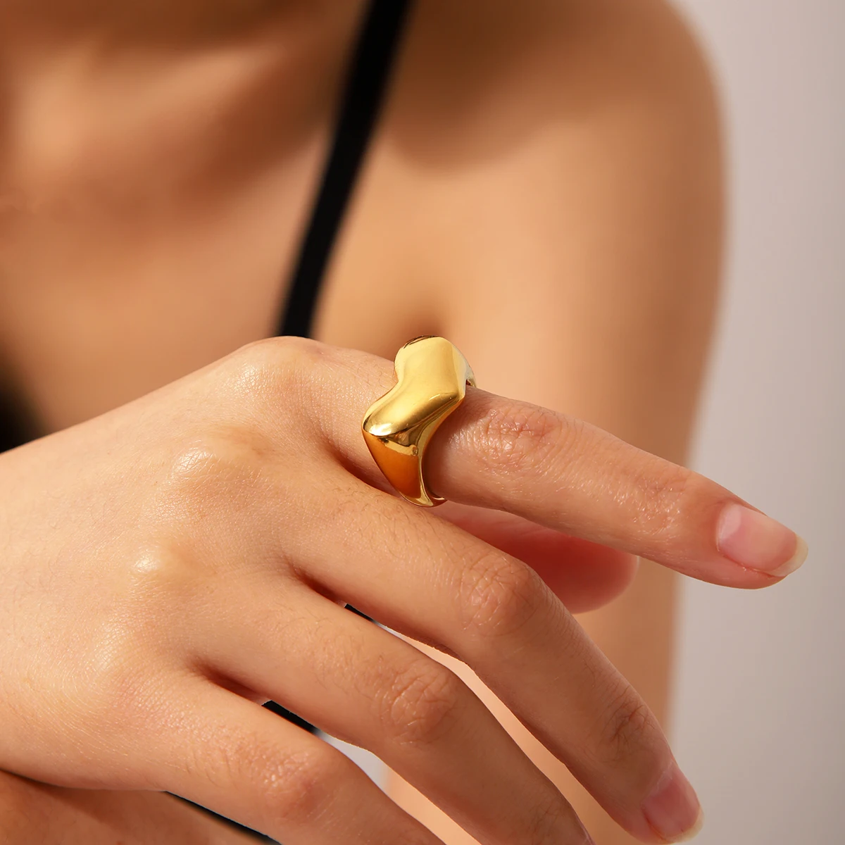 18K Gold Plated Puffy Heart Dome Ring Women Steel Chunky Romantic Band Minimalist Waterproof Tarnish Free Daily Wear Party Gifts